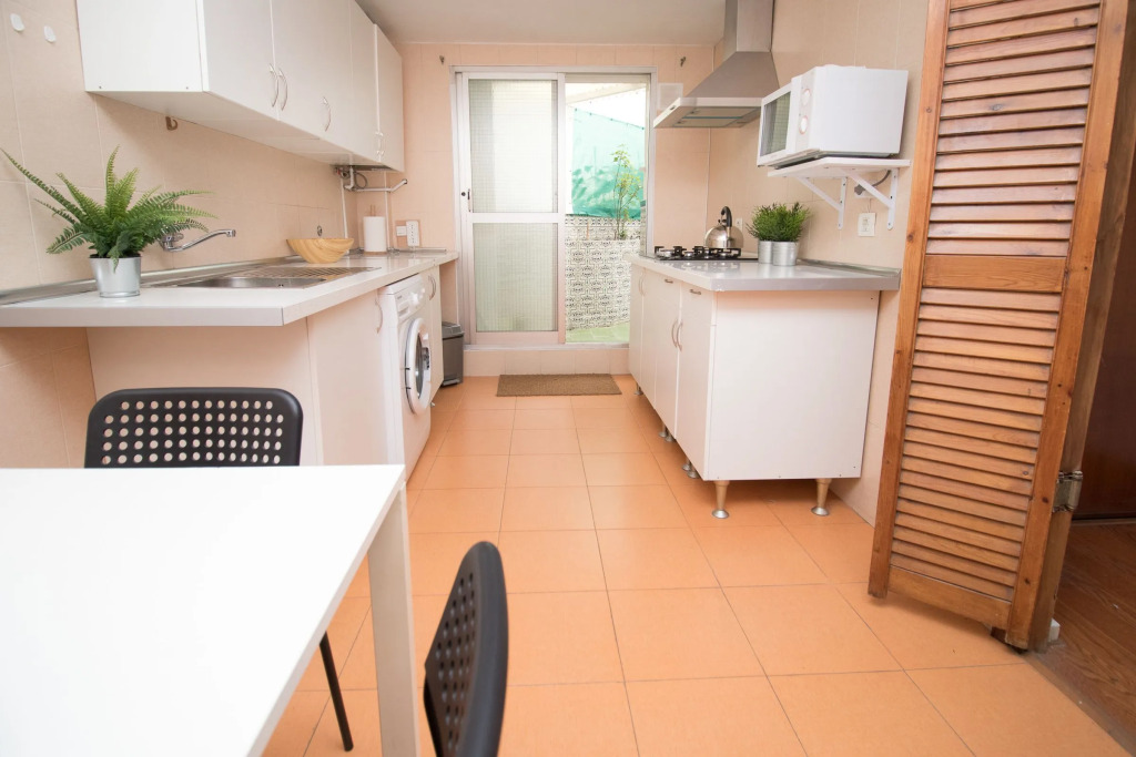 Stunning 3 Bedrooms Apartment