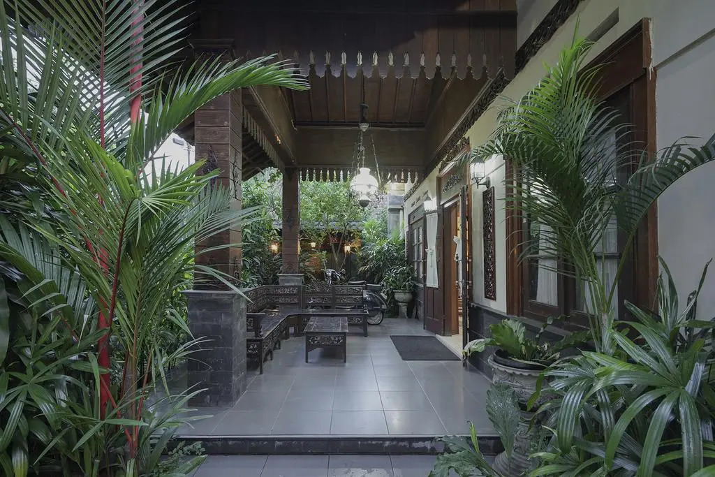 OYO 804 Ndalem Maharani Guest House