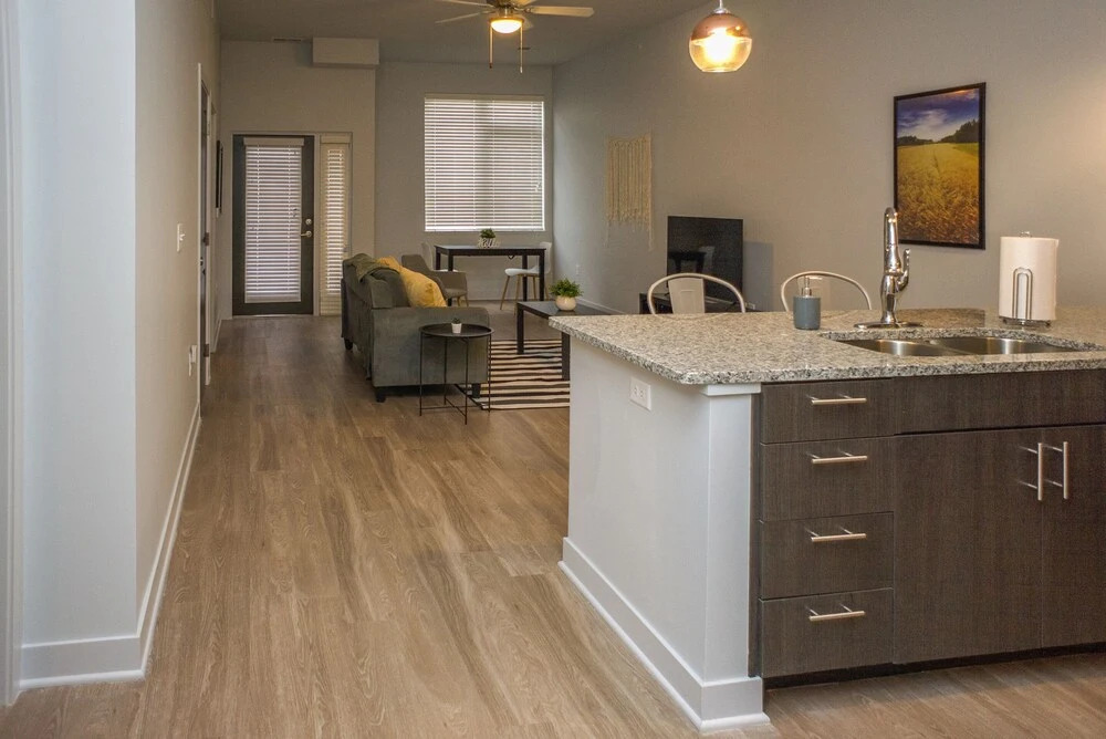 FRONTDESK District at 6th Des Moines