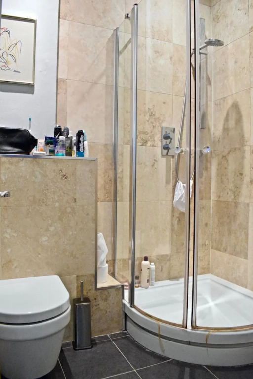 Modern 2 Bedroom Flat in Chalk Farm