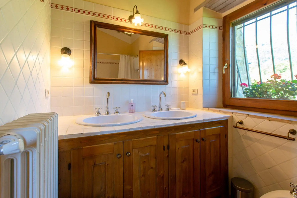 Il Felceto is a beautiful and charming farmhouse that enjoys a privileged position, with a view as f-Il Felceto