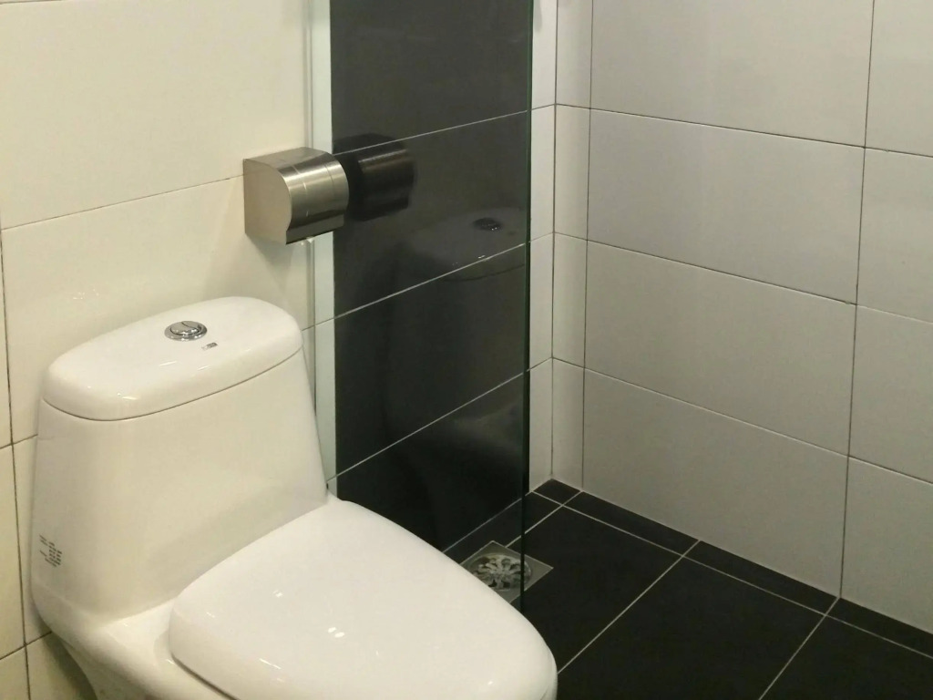 J Suites Hotel