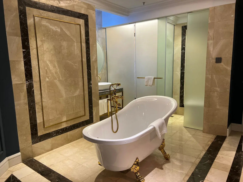 Grand Eska Hotel & Suites Batam
