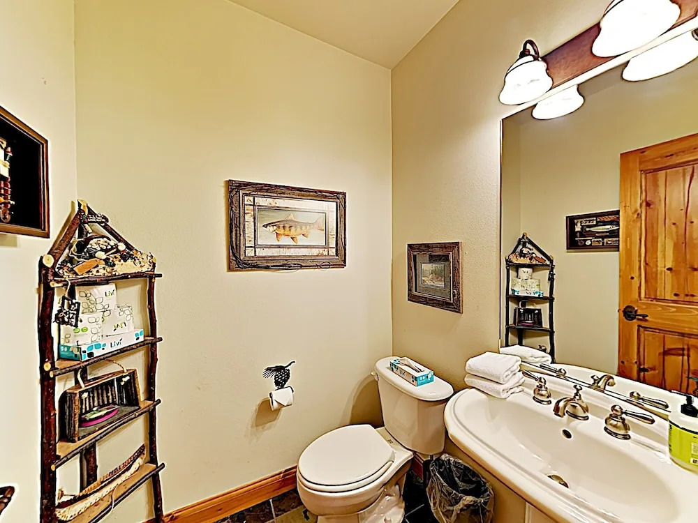 Aquila Lodge W/ Hot Tub & Sharc Access! 3 Bedroom Townhouse