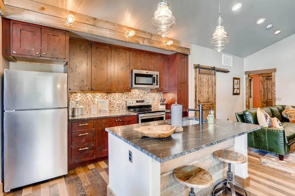 2 Blocks To Grand Lake: Downtown Western Cabin!