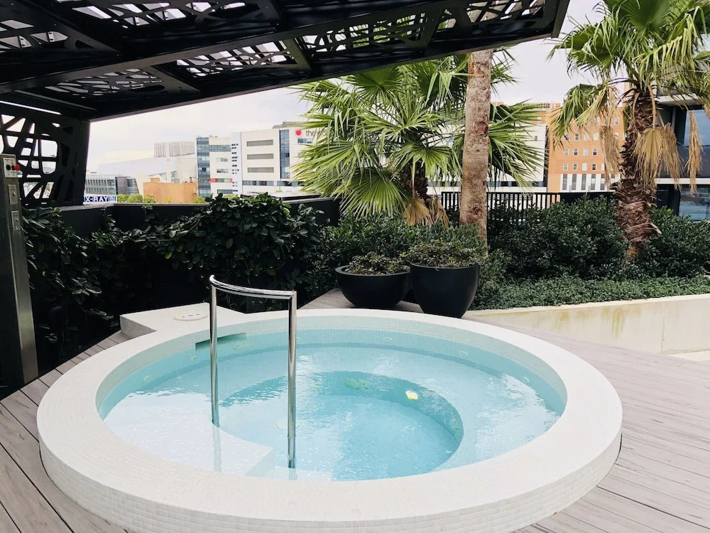 LVL 11 Cosy Apartment Near Lygon St
