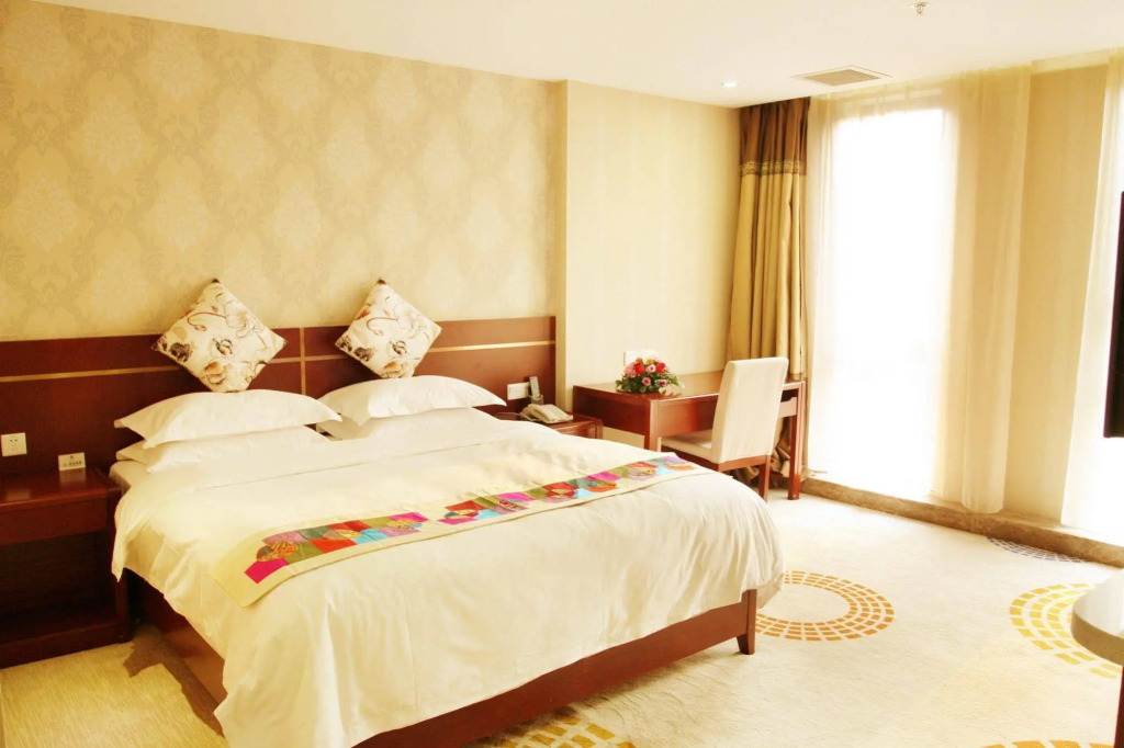 Fuyong Yulong Hotel