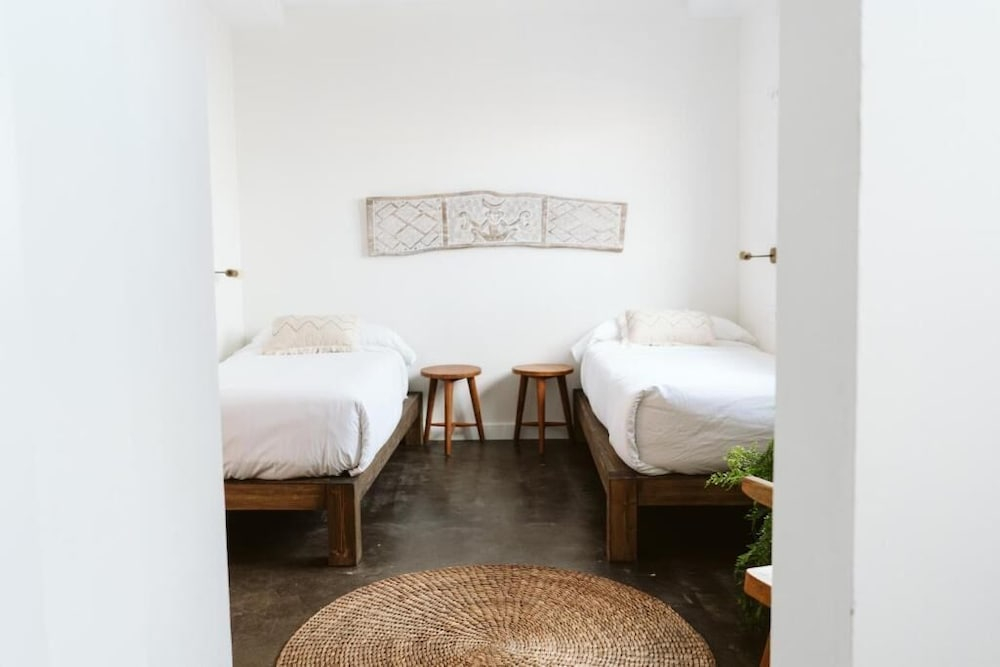 Arena Wave Hostel