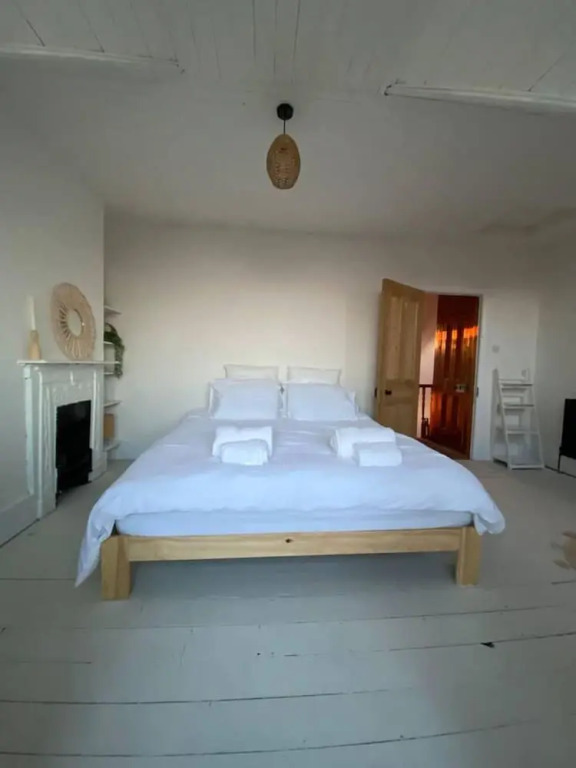 Edwardian Villa by the Sea Sleeps 8 Coastal Walk