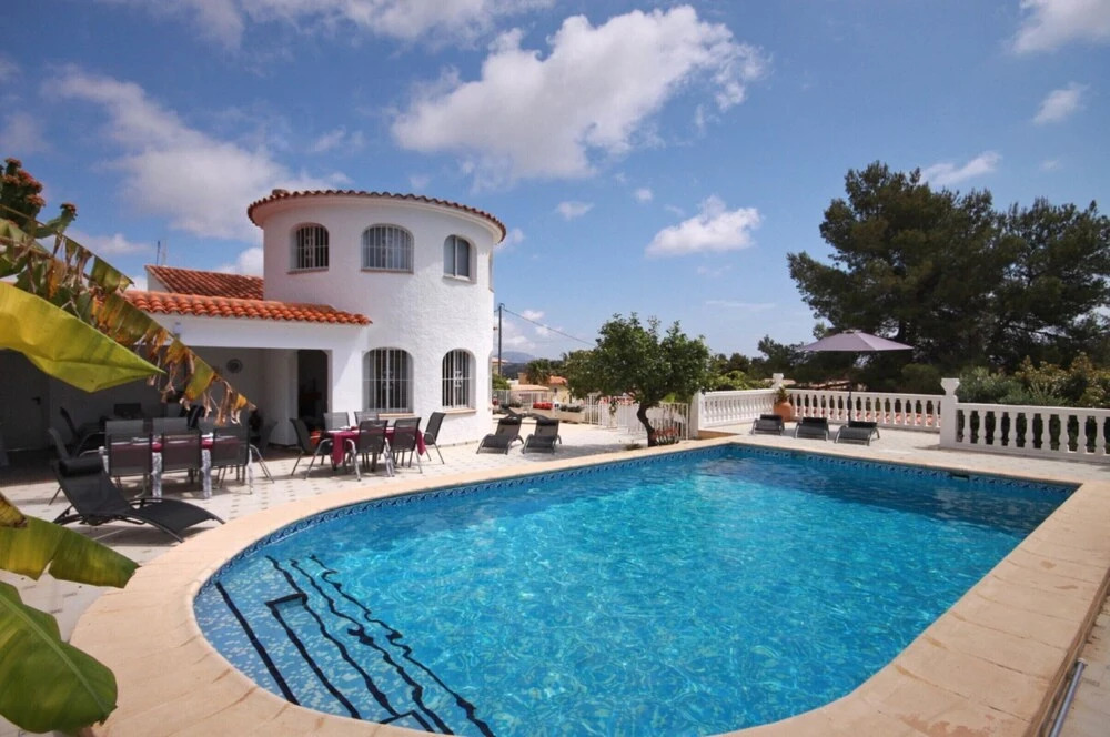 Villa - 9 Bedrooms with Pool and WiFi - 104985