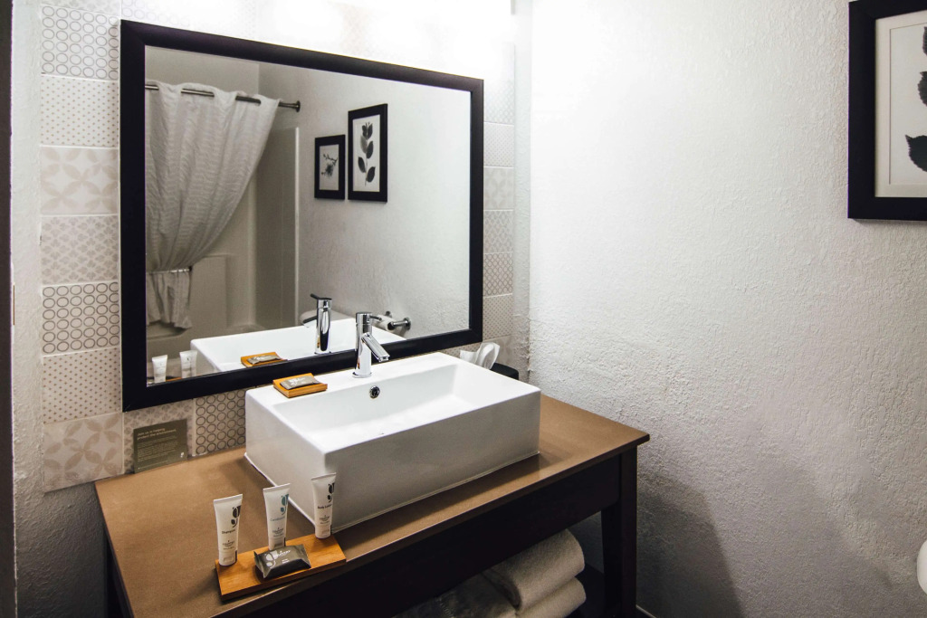 Country Inn & Suites by Radisson, Stockton, IL
