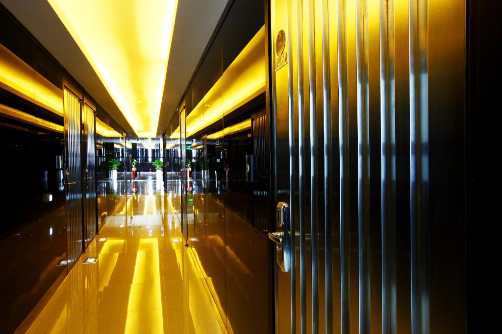 Q Hotel