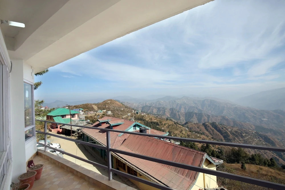 OYO Home 9897 Elegant 3BHK