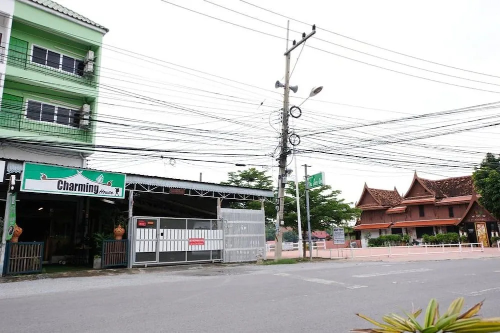 Charming House - Hostel