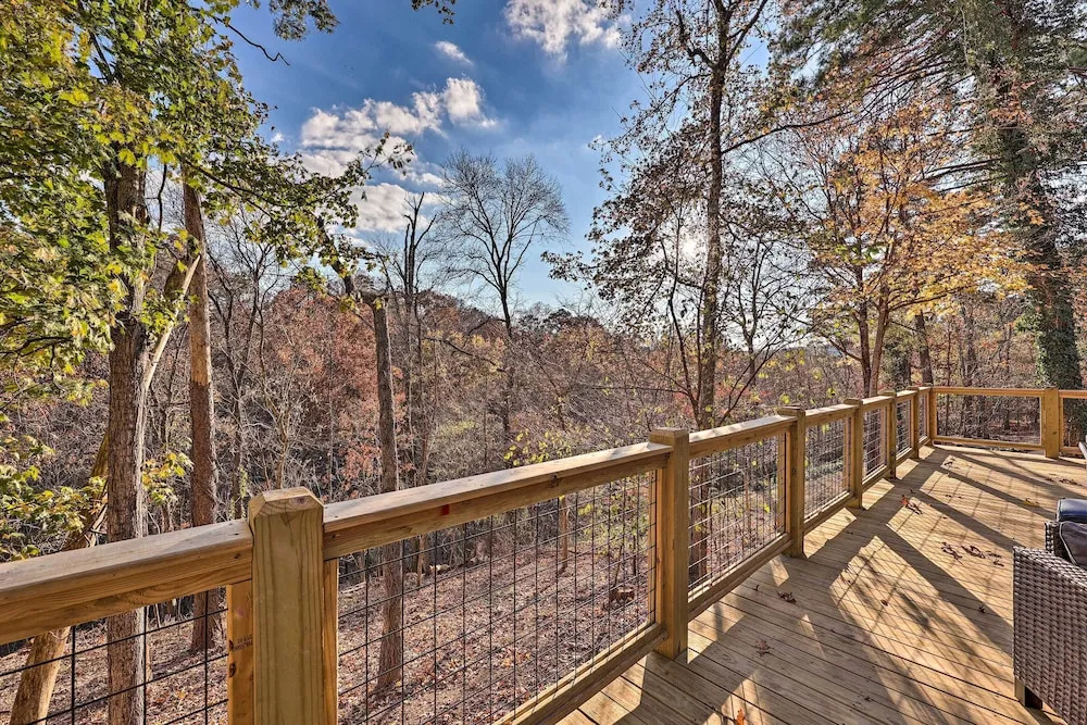 Hike, Bike & Unwind: Bella Vista Family Home!
