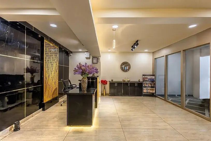 Hotel Limewood Residency