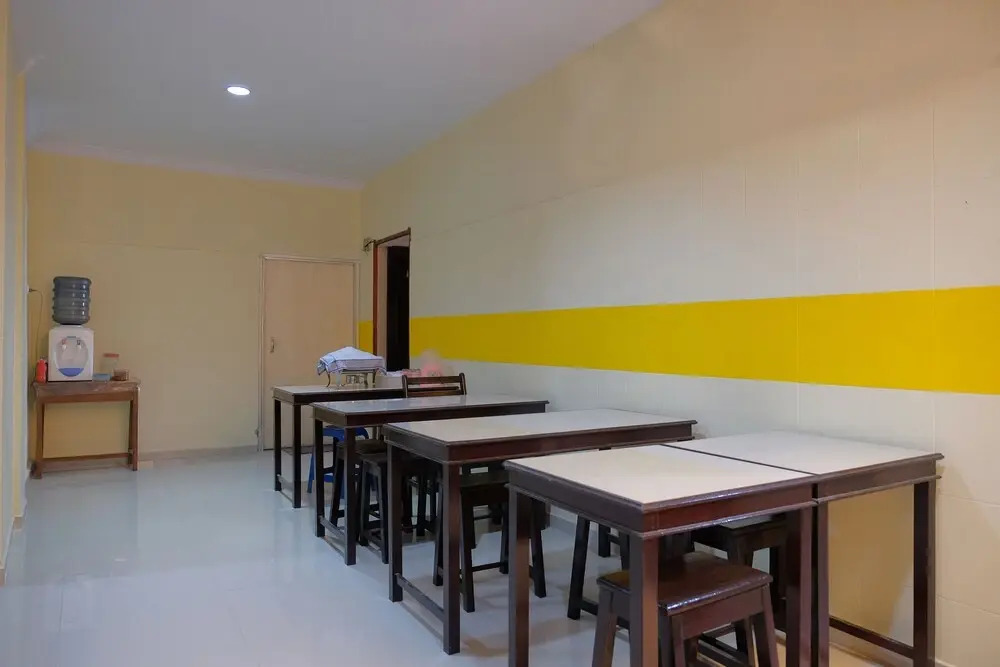 OYO Life 1149 Hotel Mustika