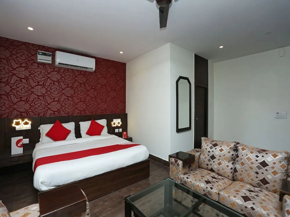OYO 14674 Hotel Raj Mahal Inn