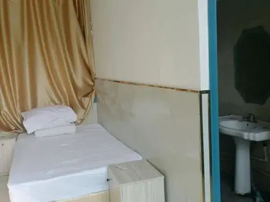 Linyi Luohu Hotel