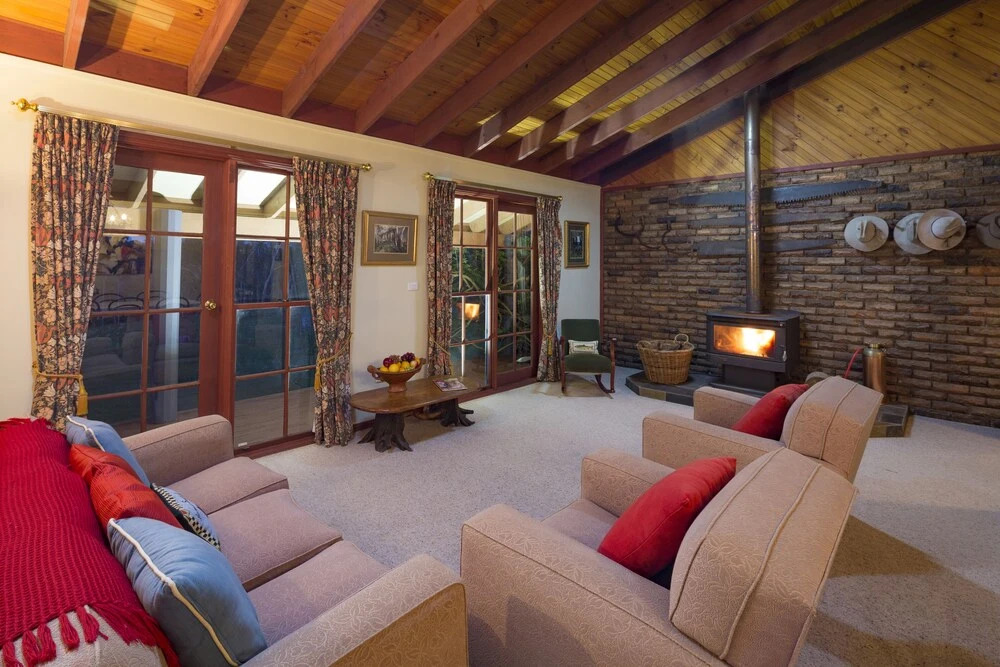 Moffat Falls Cottage overlooking waterfalls and mountains