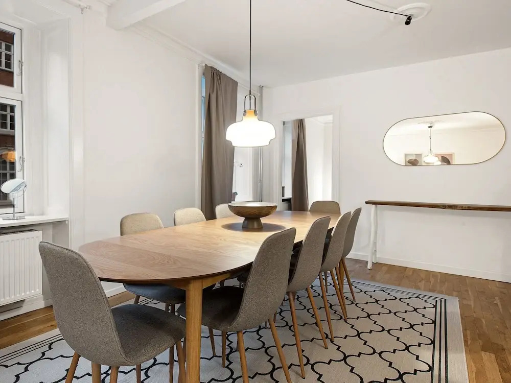 Gorgeuos Three-bedroom Apartment in Historical Copenhagen