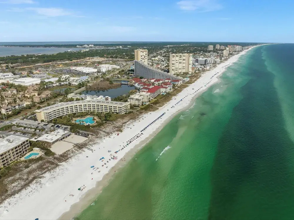Fun In The Sun! Crescent at Miramar - Gulf Front+Beach Chairs