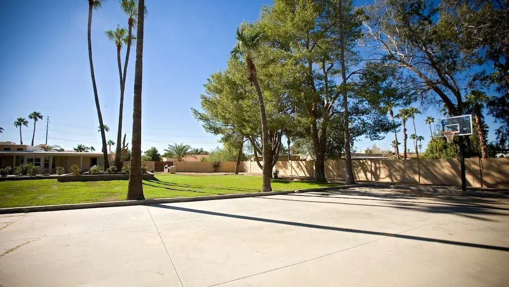 Mountain Views & Heated Pool/spa & Amenities Galore!
