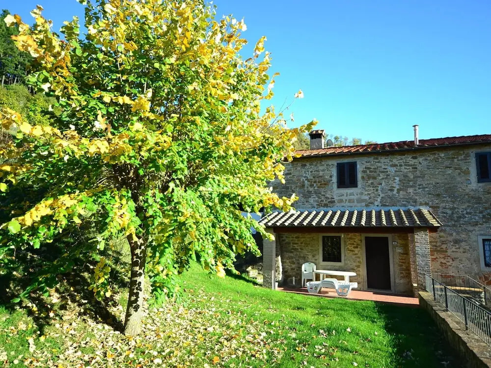Serene farmhouse in Dicomano with swimming pool