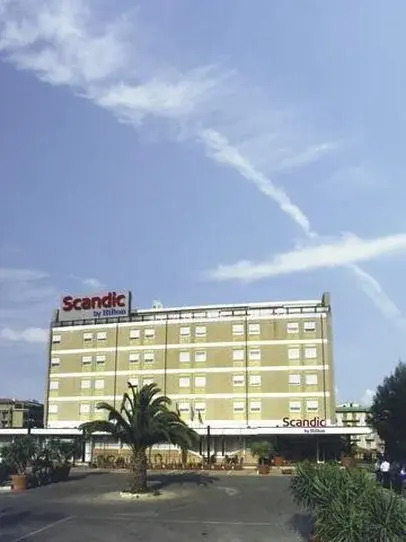 G Tourist Hotel