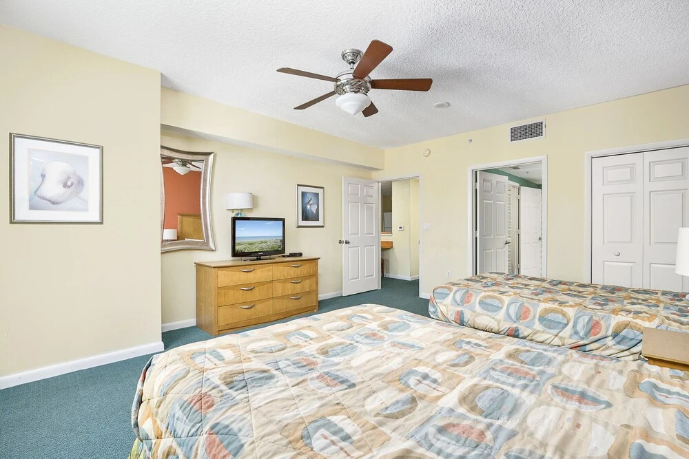 Ocean Walk 2328