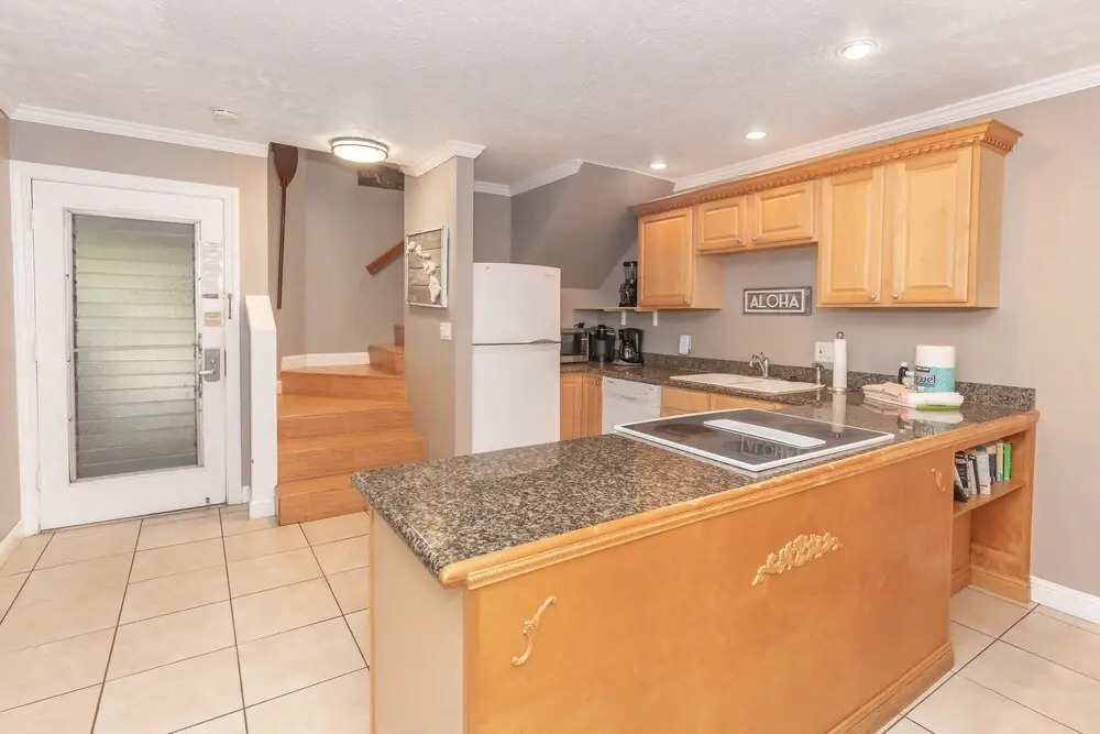 Kahana Sunset D10 2 Bedroom Condo by Redawning
