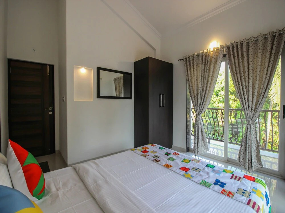 OYO 10973 Home Exotic 2BHK Pool View Siolim