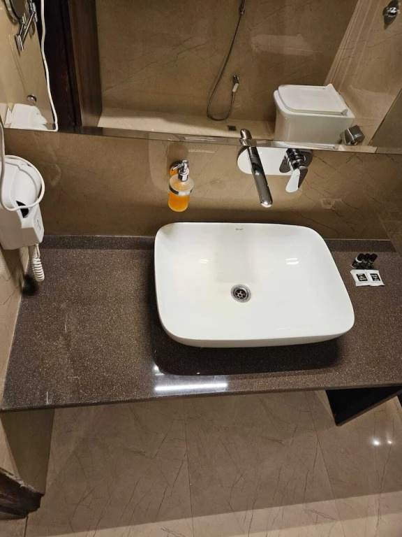 Four Leaf Hotel - AKOSHA