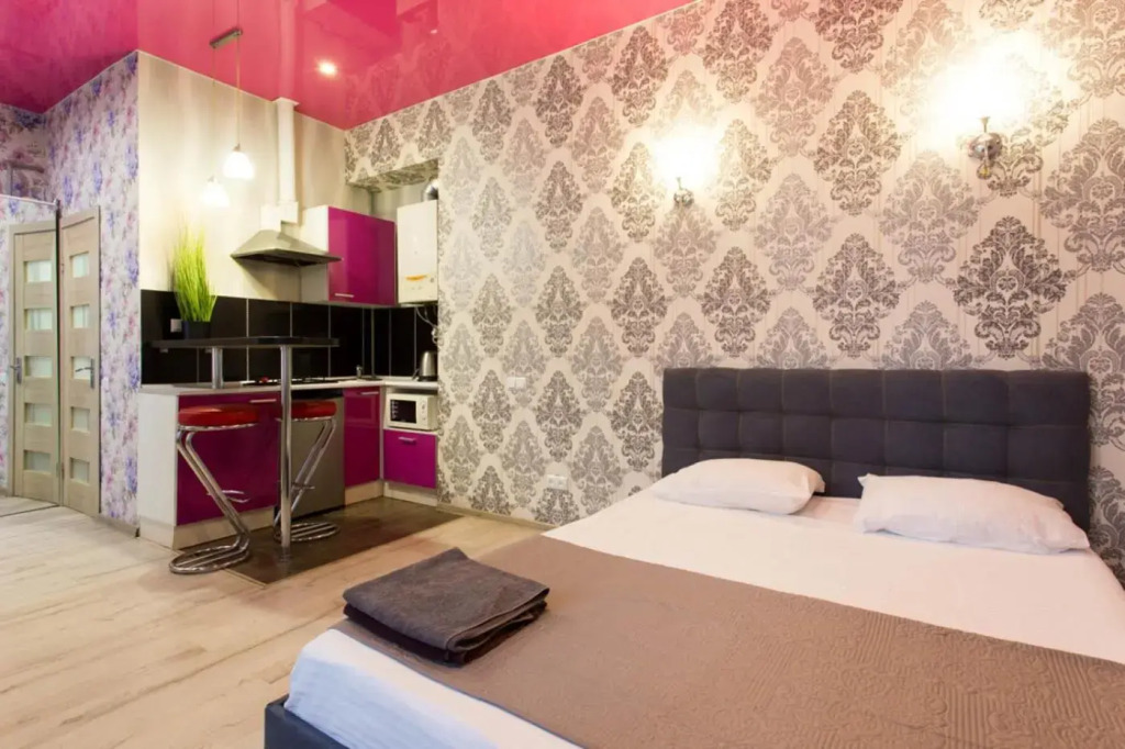 Studio apartment in the Center - Heroiv Nebesnoi Sotni sq. 21/7