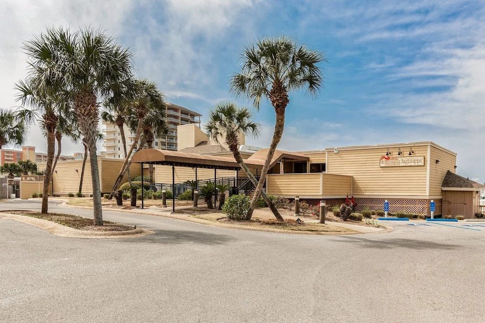 Central Destin Condo Next to Beach by RedAwning