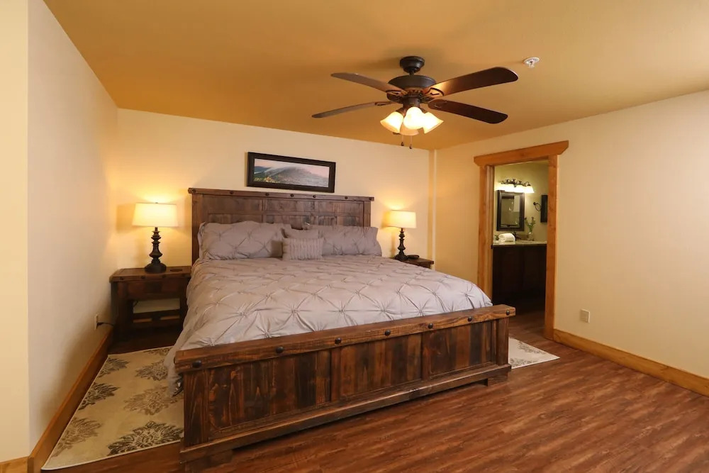 Aqua Paradise - Six Bedroom Chalet