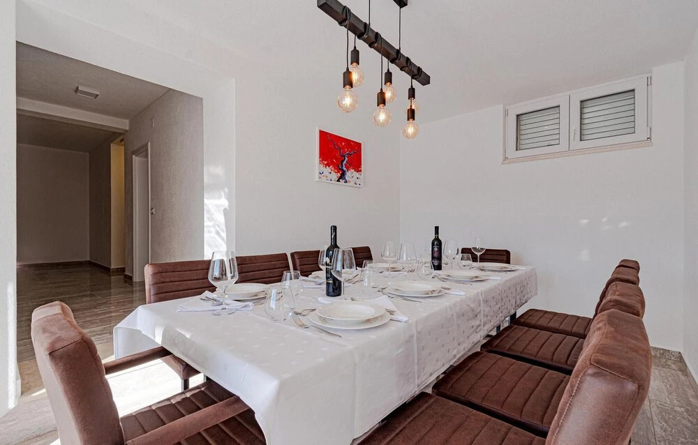 Lovely Home In Kuciste