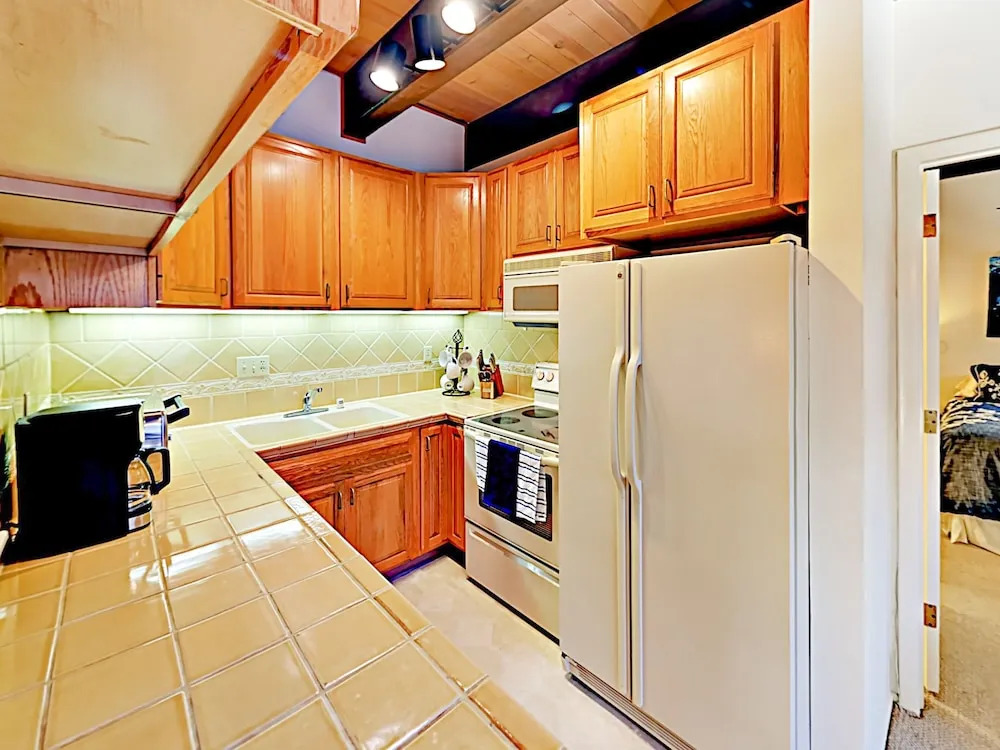 Sunny Unit 13 - 3 Br Condo