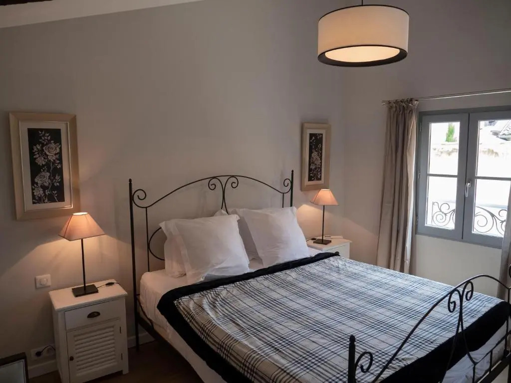 Cozy Nest In The Center Of Isle Sur La Sorgue For 4 People