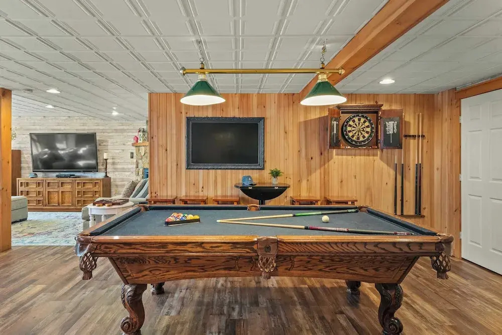 Mountain Escape With Game Room, Balcony & Stunning Views in the Poconos Christina