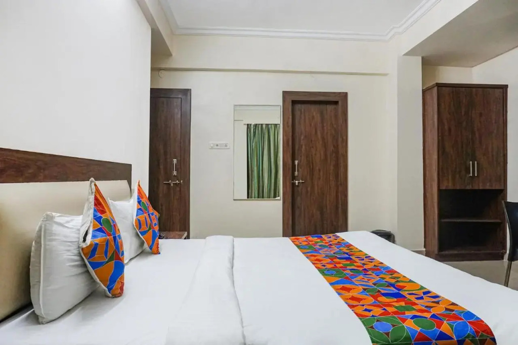 OYO Rooms South Main Road Koregaon park