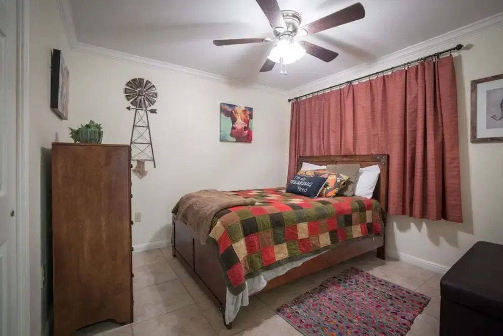 Waterwheel Hideaway - Cozy Condo for 6 With Resort-style Amenities