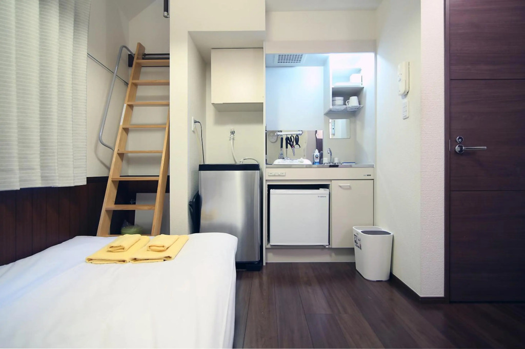 Yotsuya House
