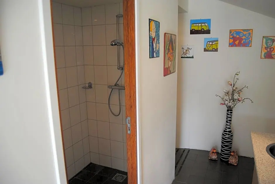 B&B Warnstee