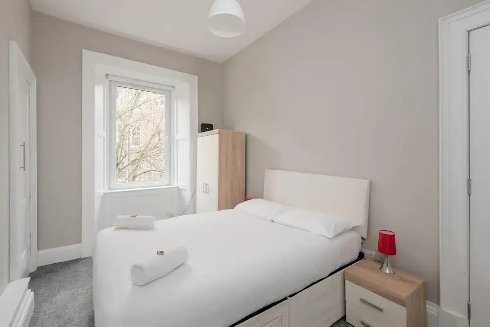Silver Lining Apartment near Holyrood