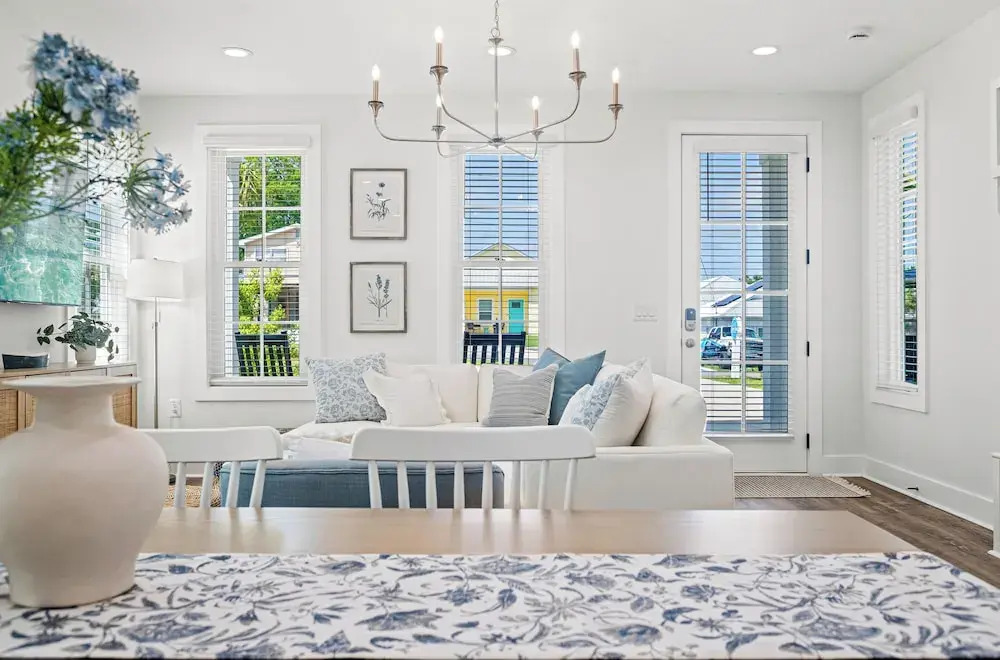 Spacious 6BR Beach Home Sleeps 15 Relax & Reconnect at Coastal Breeze