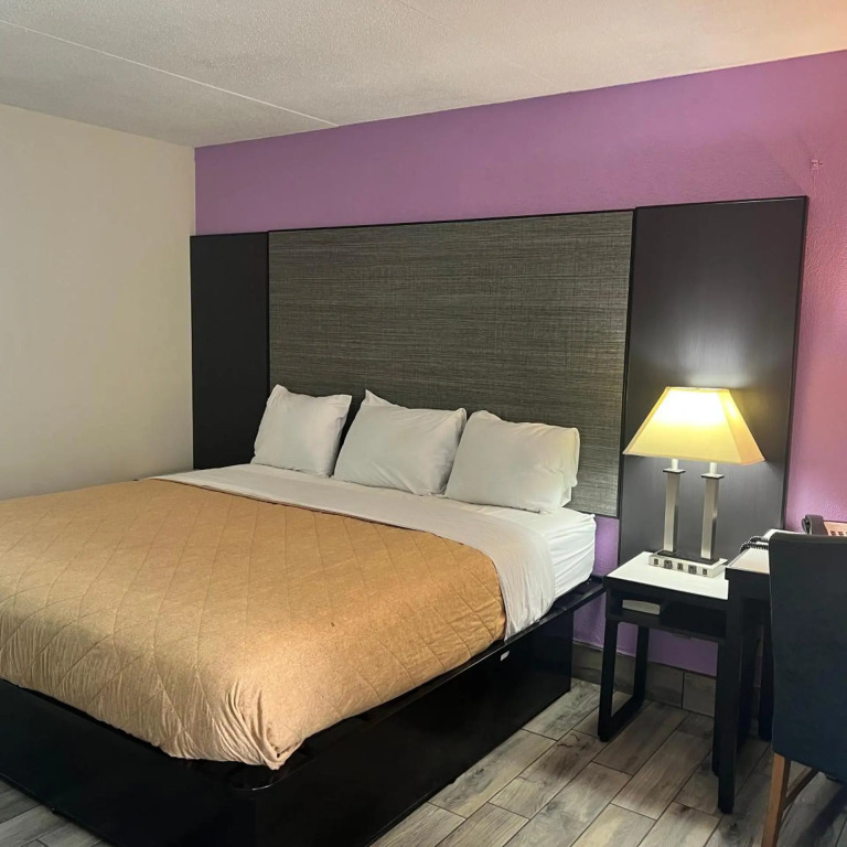 Americas Best Value Inn - Tillmans Corner / Mobile