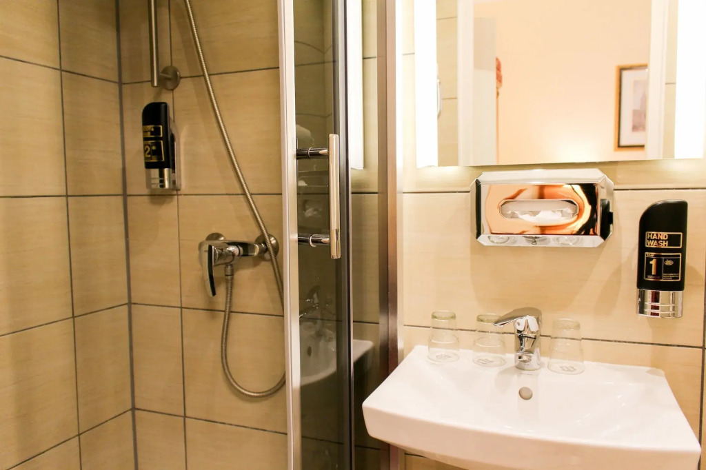 City Pension Stephansplatz I Self Check In I AC in all rooms