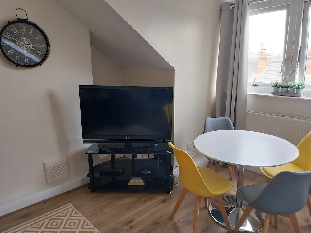 Leeds Cute 1 bed Apt, Garden, Free Wifi & Parking