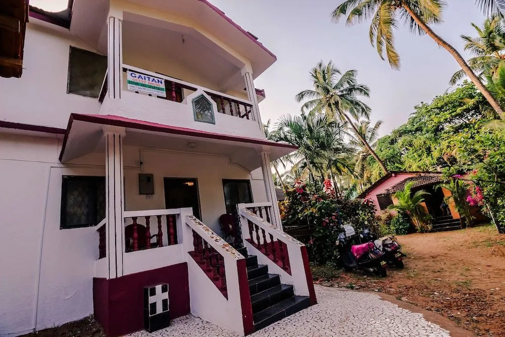 OYO 24114 Home Decent Studio Candolim